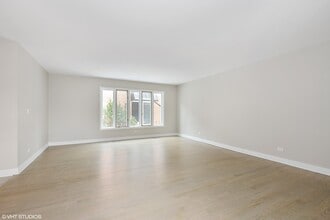 475 Laurel Ave in Highland Park, IL - Building Photo - Building Photo