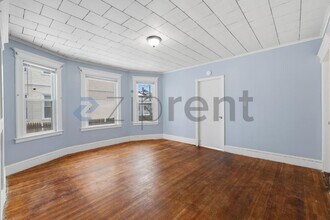 62 Rowe Ave in Hartford, CT - Building Photo - Building Photo
