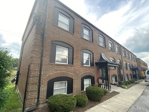 Woodbrook Apartments in Louisville, KY - Building Photo - Building Photo