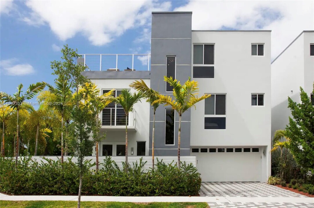 1601 NE 8th St in Fort Lauderdale, FL - Building Photo