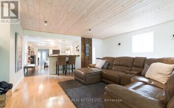 36 Gwynne Ave in Ottawa, ON - Building Photo - Building Photo