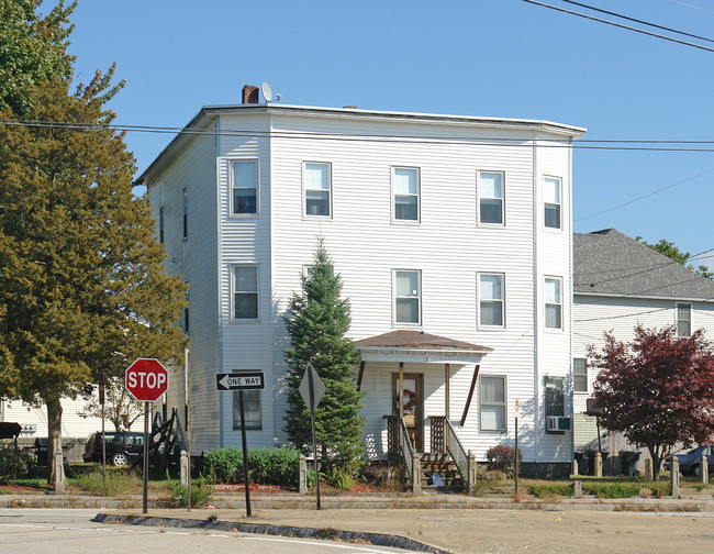 127 Willow St in Manchester, NH - Building Photo - Building Photo