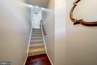 25850 Clairmont Manor Square in Aldie, VA - Foto de edificio - Building Photo