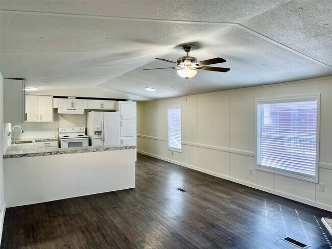 20517 N Navasota St in New Caney, TX - Building Photo - Building Photo