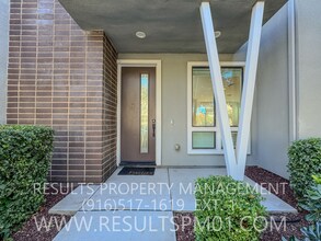 3572 Troy Dalton St in Sacramento, CA - Building Photo - Building Photo