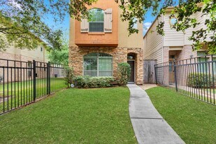 9038 Lakes at 610 Dr in Houston, TX - Building Photo