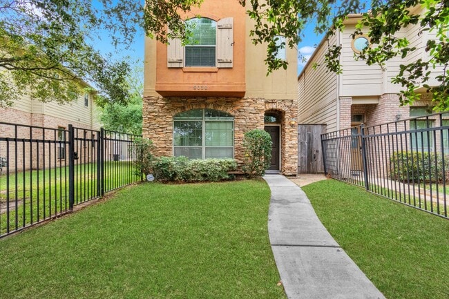 property at 9038 Lakes Dr