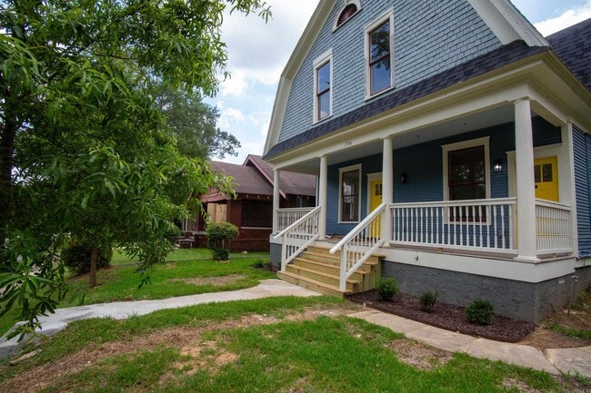 property at 1704 S Park St