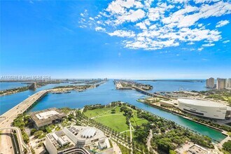 1100 Biscayne Blvd, Unit 4905 in Miami, FL - Foto de edificio - Building Photo