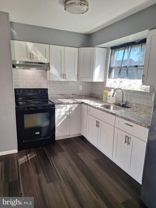 51 Noble Rd in Gloucester Township, NJ - Building Photo