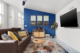 64 York Creek Rd in Driftwood, TX - Building Photo - Building Photo