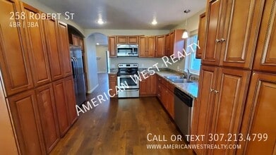 258 Robert St in Cody, WY - Building Photo - Building Photo