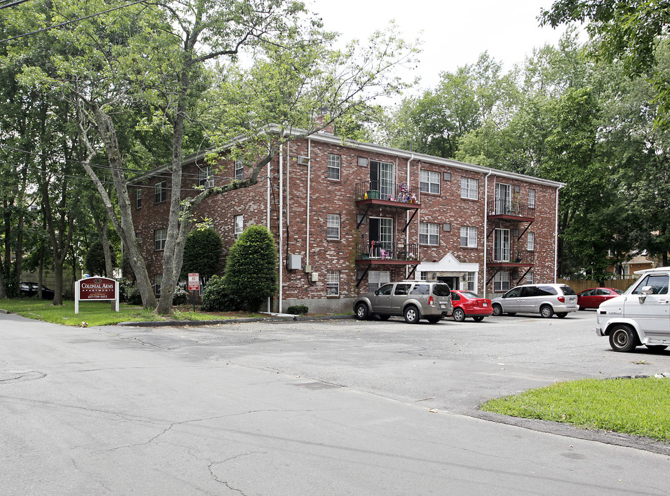 Colonial Arms in Framingham, MA - Building Photo