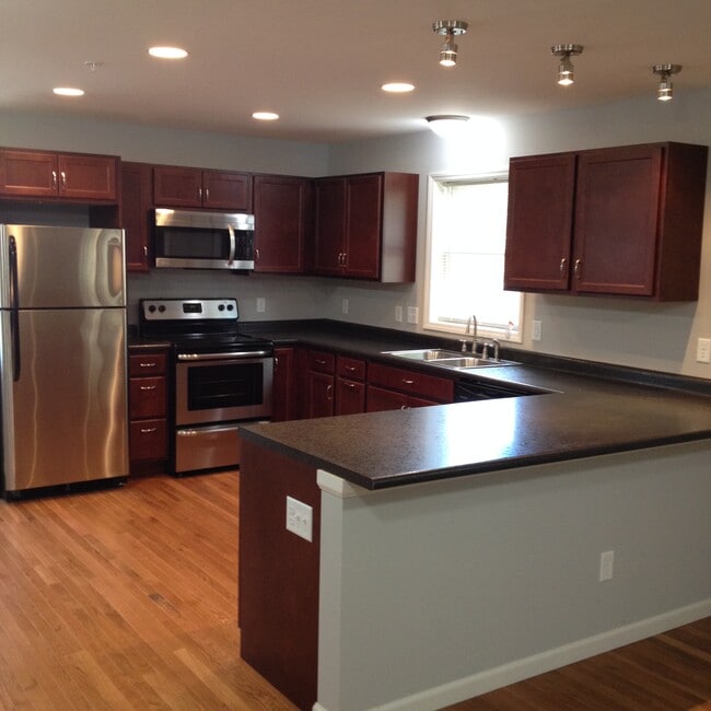 2717 E 32nd St, Unit 3