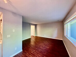 Bothell Landing Condo in Bothell, WA - Building Photo - Building Photo