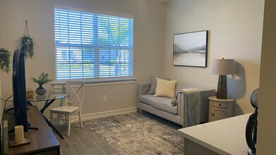 16068 Crofton Spgs Wy in Port Charlotte, FL - Building Photo - Building Photo