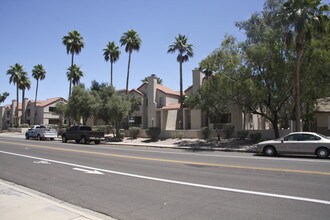 La Jolla Cove Apartments in Mesa, AZ - Building Photo - Building Photo