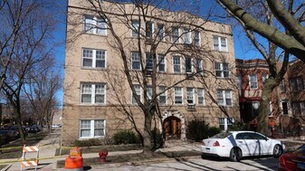 1456 W Highland Ave in Chicago, IL - Building Photo