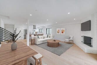 1334 9th St, Unit 5 in Santa Monica, CA - Building Photo - Building Photo