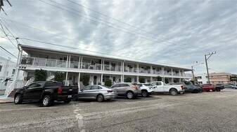 330 74th St in Miami Beach, FL - Building Photo