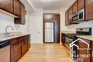 2506 W Argyle St, Unit 3 in Chicago, IL - Building Photo