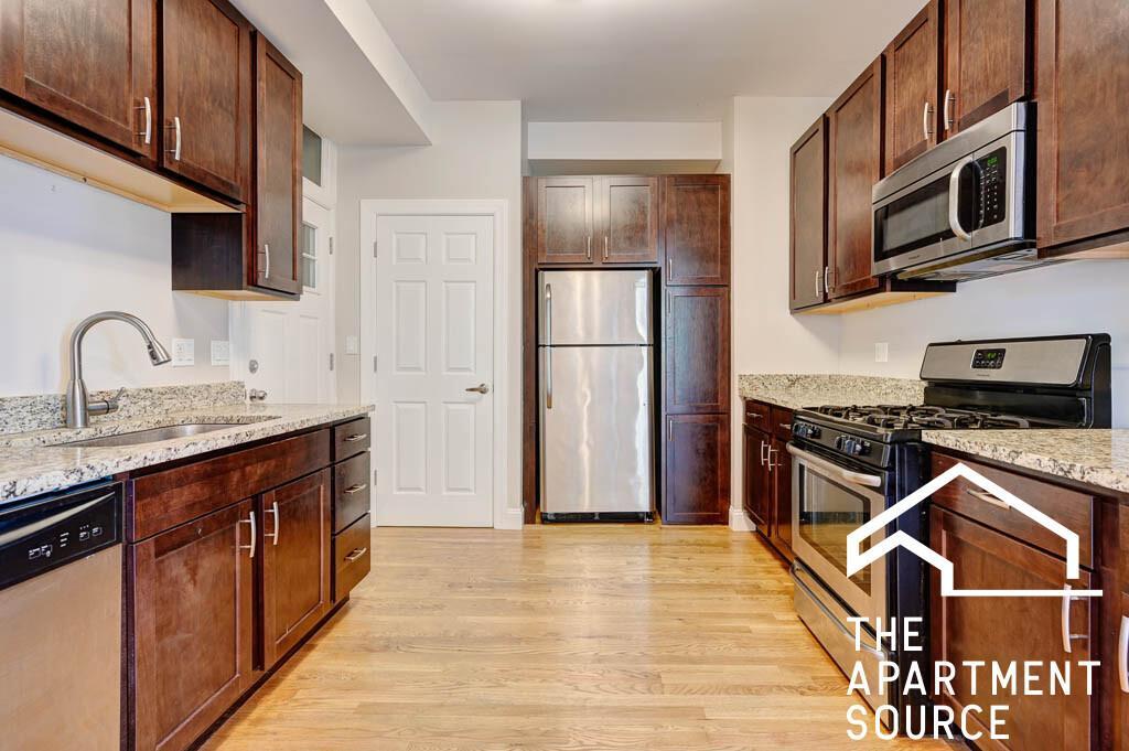 2506 W Argyle St, Unit 3 in Chicago, IL - Building Photo