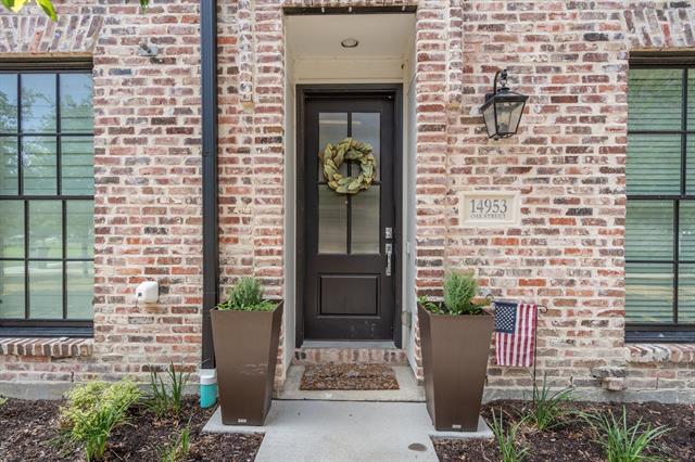 property at 14953 Oak St