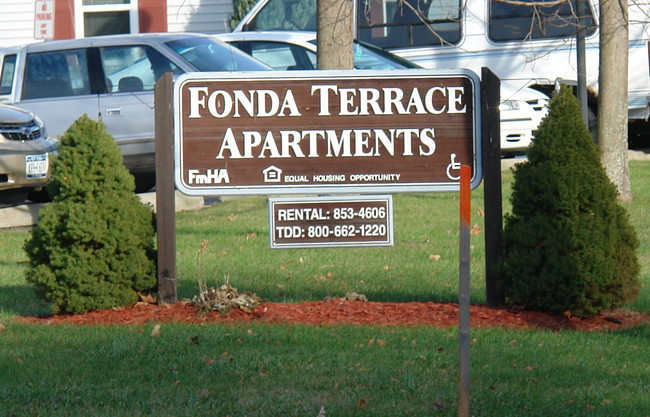 Fonda Terrace Apartments in Fonda, NY - Foto de edificio - Building Photo