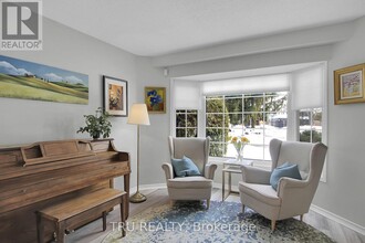 17 Cullen Ct in Ottawa, ON - Building Photo - Building Photo