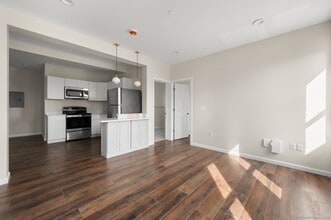 27 Main St in New Britain, CT - Building Photo - Building Photo