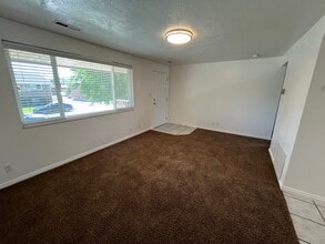 363 E 1500 S, Unit 363 in Orem, UT - Foto de edificio - Building Photo