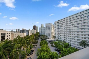 910 West Ave, Unit 0738 in Miami Beach, FL - Building Photo