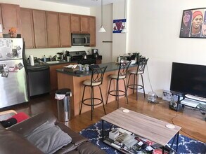 2836 N Albany Ave, Unit 3 in Chicago, IL - Building Photo - Building Photo