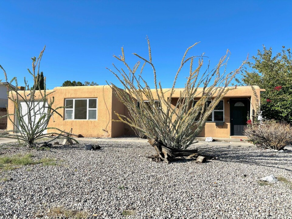 1709 College Ave in Alamogordo, NM - Building Photo