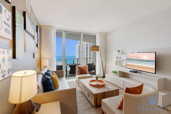4111 S Ocean Dr in Hollywood, FL - Building Photo - Building Photo