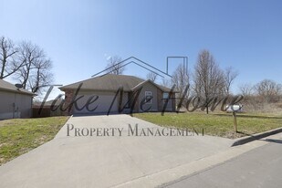 4336 W Loren St in Springfield, MO - Building Photo