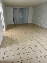 8501 NW 8th St in Miami, FL - Building Photo - Building Photo