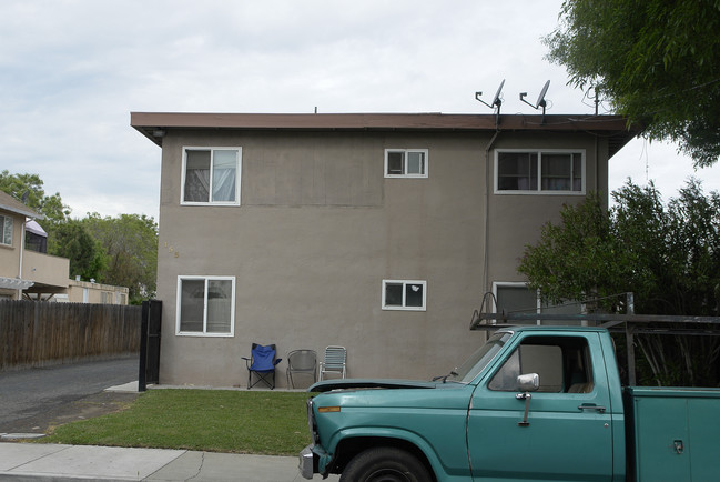 153 N Broadway in Bay Point, CA - Foto de edificio - Building Photo