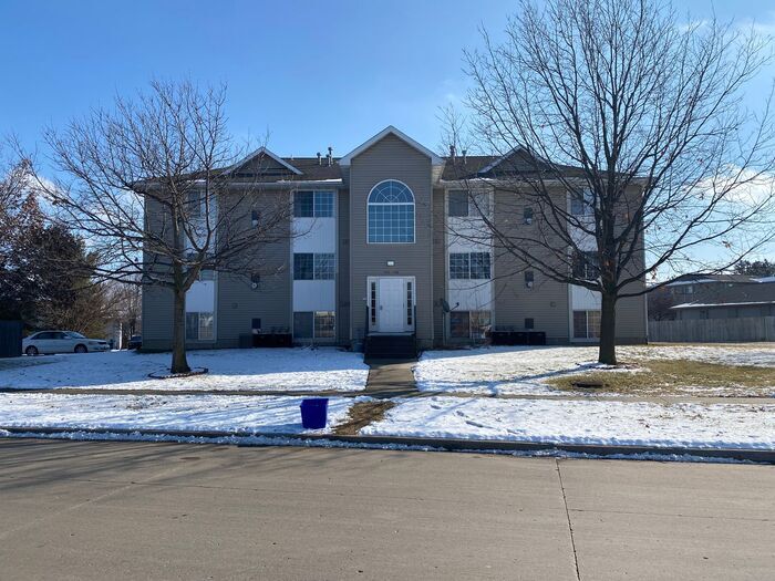 150 Elm Ridge Dr in North Liberty, IA - Building Photo