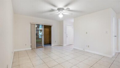 875 Riverside Dr in Coral Springs, FL - Building Photo - Building Photo