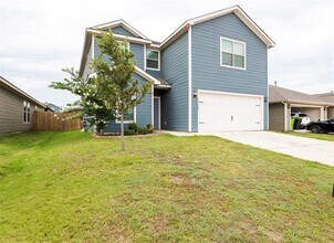 13608 Mineral Rd in Ponder, TX - Building Photo - Building Photo