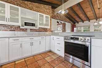 3302 Wynn Dr in Avondale Estates, GA - Building Photo - Building Photo