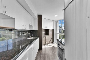 1688 West Ave in Miami Beach, FL - Building Photo