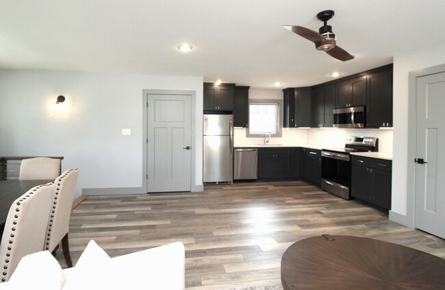 400 SW E St in Bentonville, AR - Building Photo - Building Photo