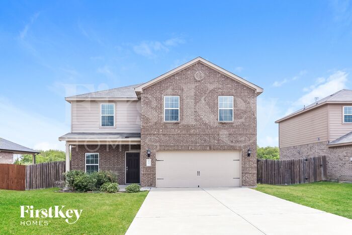 115 Houston Pl in Venus, TX - Building Photo