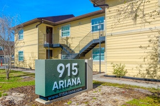 915 Ariana- brand new units! in Lakeland, FL - Foto de edificio - Building Photo