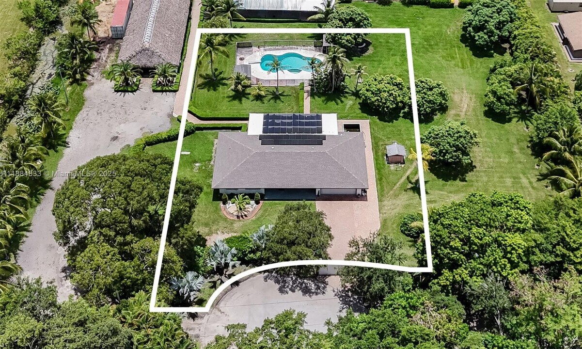 18200 SW 48th St in Fort Lauderdale, FL - Building Photo