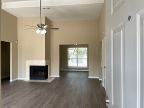 3611 Shadow Trail in Houston, TX - Building Photo - Building Photo