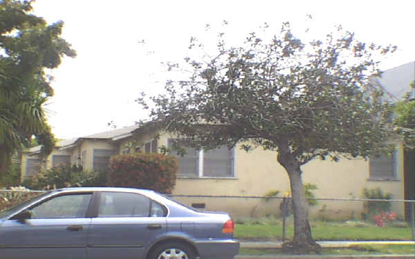 1447 Berkeley St in Santa Monica, CA - Building Photo