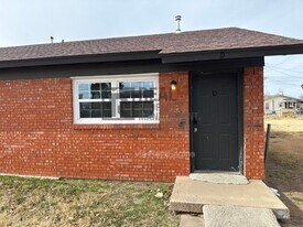 1305 Evergreen St in Amarillo, TX - Building Photo